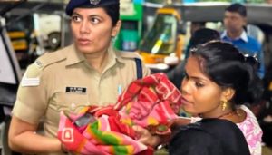 baby delivery on Pune railway platform