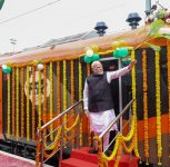Nagpur: PM Modi Flags Off Ajni–Pune Vande Bharat Express, India’s Longest Route at 881 km