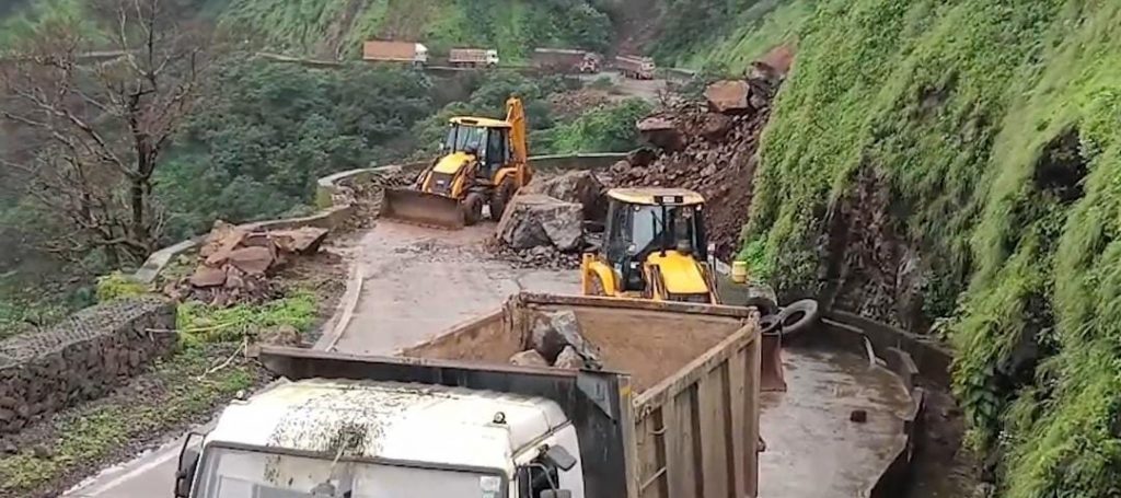 Karul Ghat Stretch on Pune–Goa Highway Closed Till September 12 After Landslide