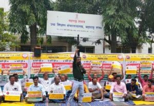 NETSETPhD Holders Begin Indefinite Protest in Pune