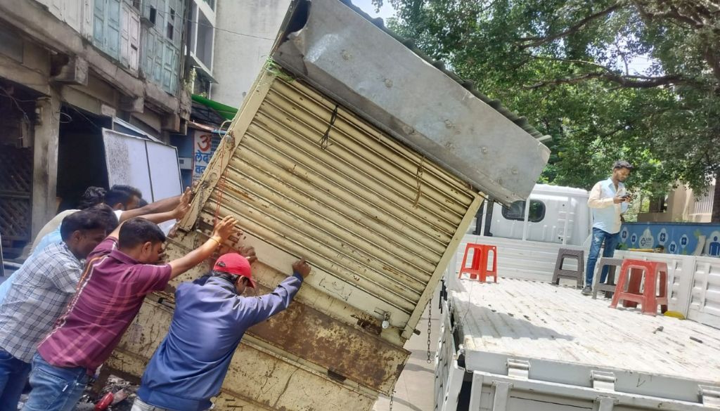 PMC Demolishes 5,000 Sq. Ft. of Illegal Structures in Anti-Encroachment Drive