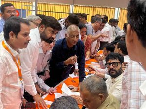 Balewadi Residents Meet Pune MP Mohol to Discuss Roads