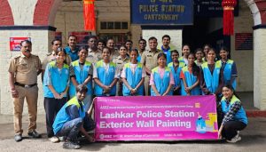 Church of God Volunteers Clean Up Azad Nagar Road and Repaint Lashkar Police Station in Pune