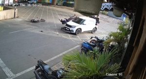 Helmet Saves Rider’s Life in Shocking Pimpri Accident Caught on Camera