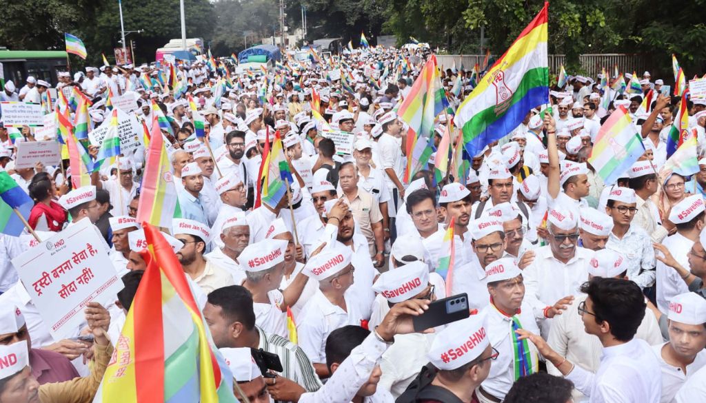 Jain Community Holds Massive March in Pune Against Sale of Historic Boarding Land