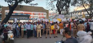 School Children Protest Unsafe Roads and Khadki Railway Gate Hazards