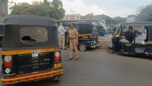 324 Drivers Penalised Today for Traffic Violations at Swargate Chowk
