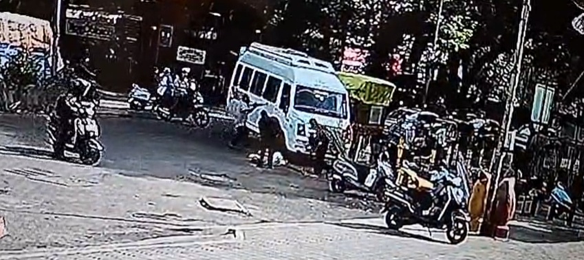 AAP Hits Out at PMC After Pedestrian Hit by Tempo