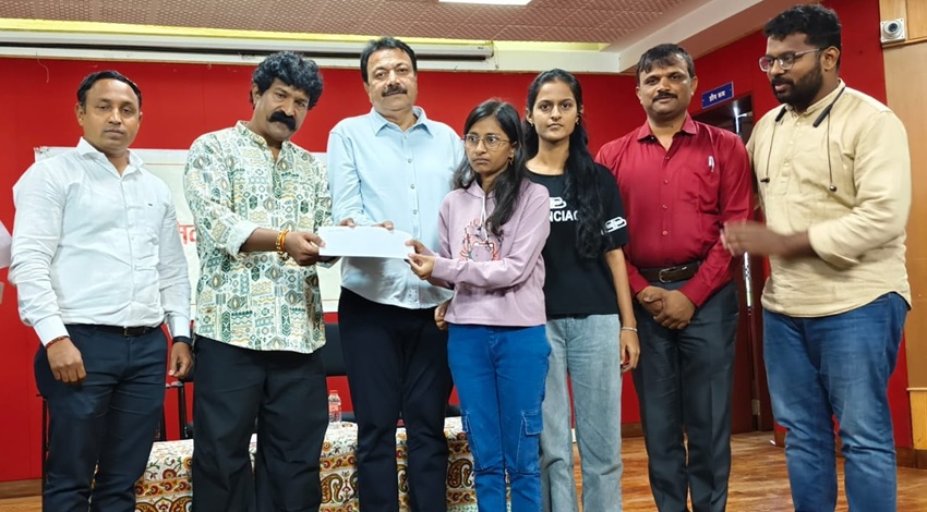 Marathwada studenrs help in Pune