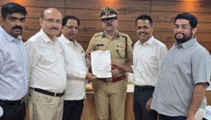 Petrol Dealers Meet Pune Police Commissioner