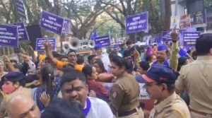 Protest by Ambedkarite Organizations Outside Union Minister Murlidhar Mohol’s Office in Pune