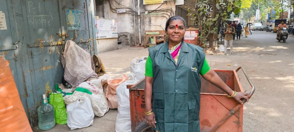 Returns Bag With Rs 10 Lakh Found on Street in Sadashiv Peth