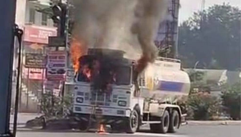Tanker Carrying 20,000 Litres of Fuel Catches Fire in Pune
