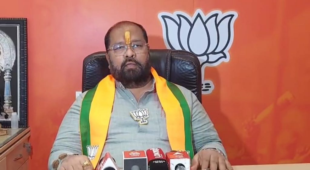 Allies Begin Solo Groundwork as BJP Pushes for Unified Mahayuti Fight in Pune Civic Elections