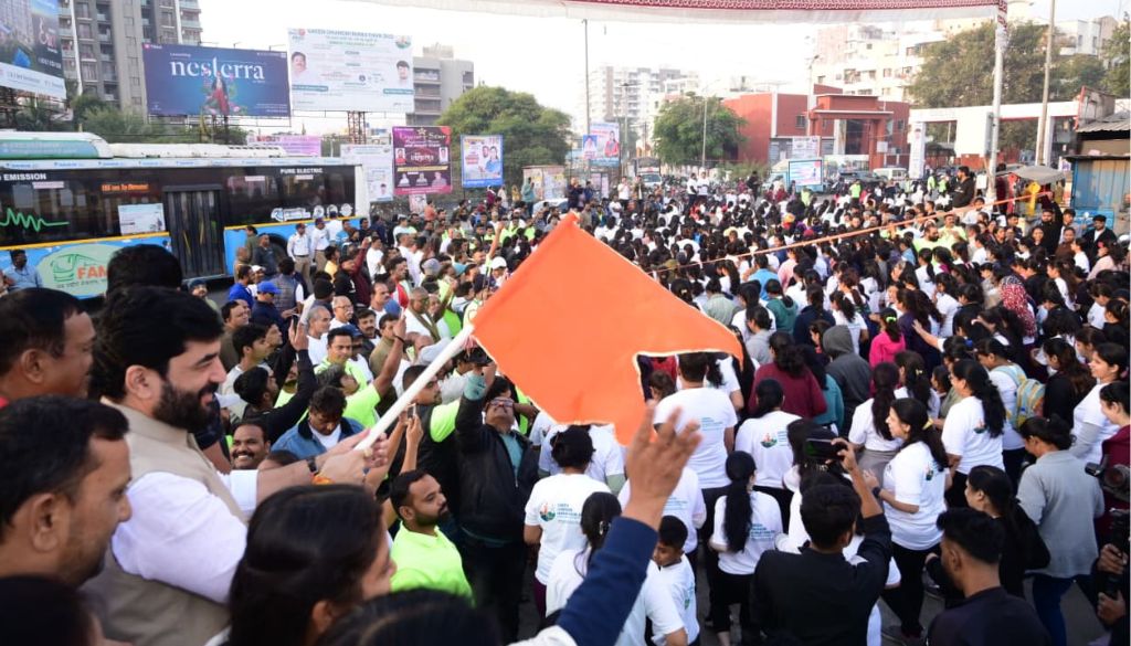 Minister Murlidhar Mohol Applauds Residents for Environmental Commitment