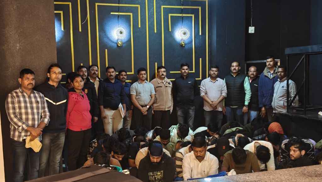 NOIR Pub party busted in Viman Nagar