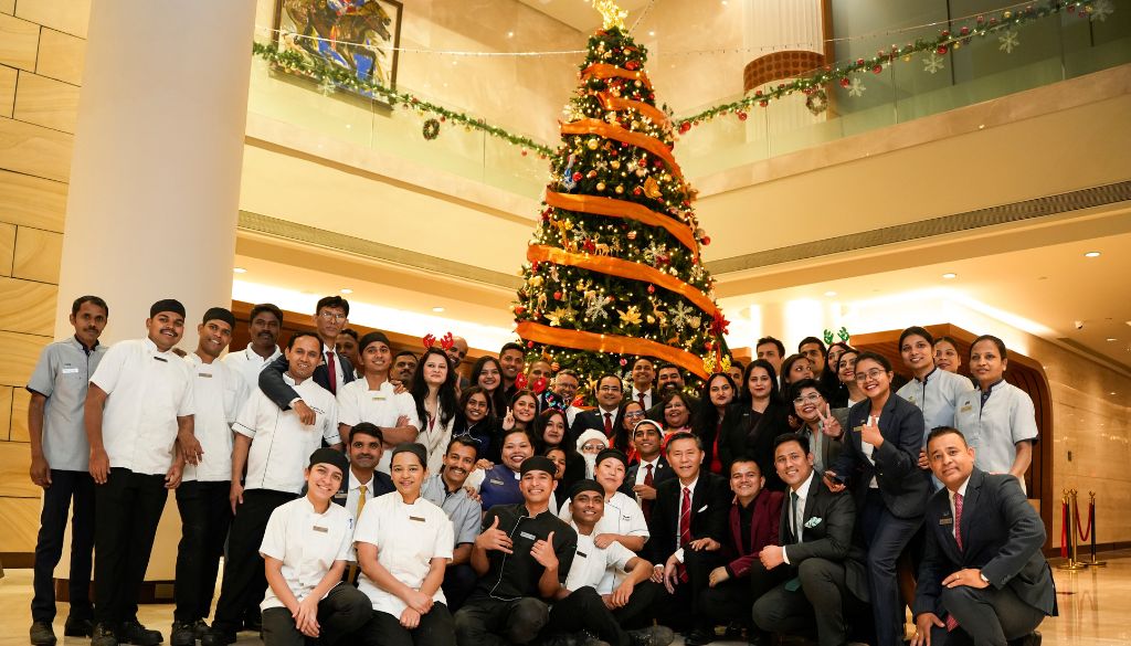 Paithani-Adorned Tree & Wadas-Inspired Gingerbread House