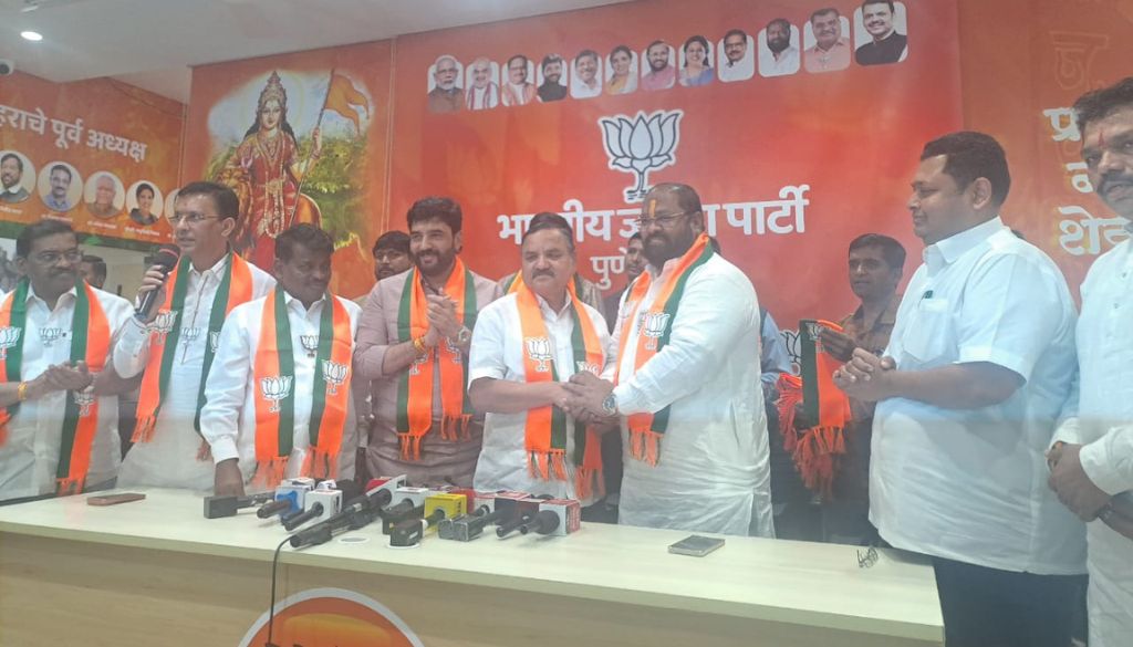 Pune BJP Gains Momentum Ahead of Civic Polls as Dilip Barate and Abhijit Shivarkar Join Party