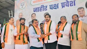Surendra Pathare, Sayali Wanjale Among Several Leaders Join BJP in Pune Ahead of Municipal Elections