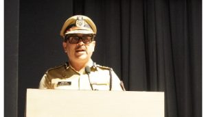 Citizens Step Up as Digital Traffic Watchdogs, Five Felicitated by City Police