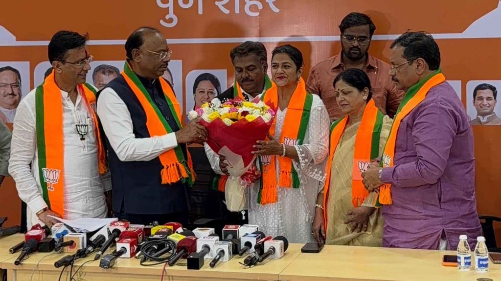 Key NCP Leaders Switch to BJP in Ward 24