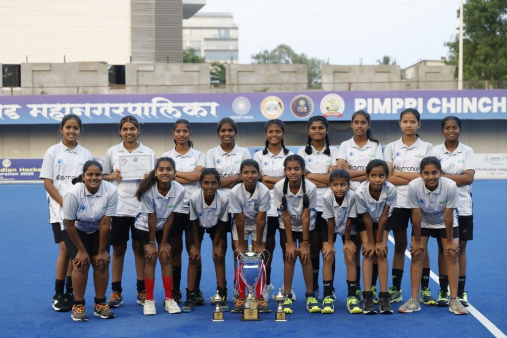 2- Grey - Lokmanya Tilak winner of the Under-17 Girls Section