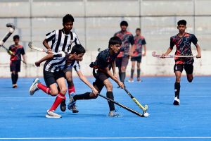 8 - BU17 - Loyola (Black-White) v Alegaonkar (Black-Red)