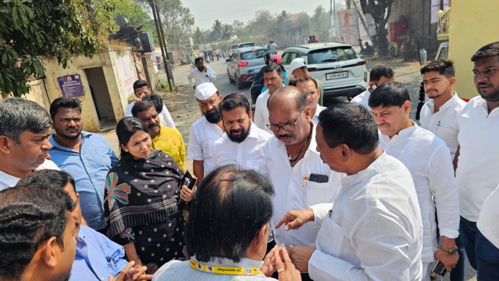 MLA Bapusaheb Pathare Reviews Ongoing and Pending Civic Works in Lohgaon–Wagholi Area