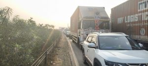 Massive Traffic Jam on Pune–Mumbai Expressway