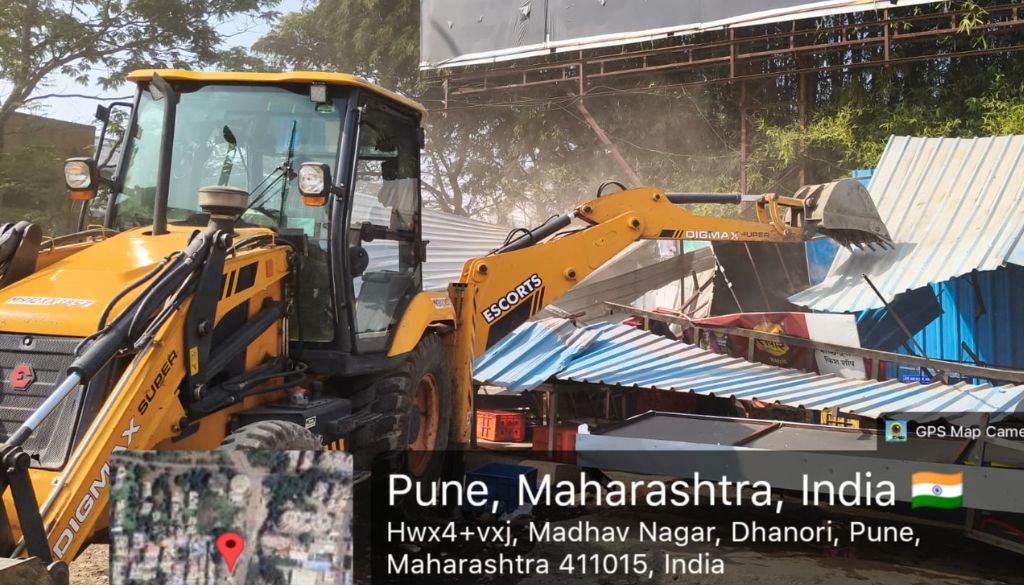 PMC Demolishes Illegal Structures in Dhanori, Frees 11,200 Sq Ft of Public Land