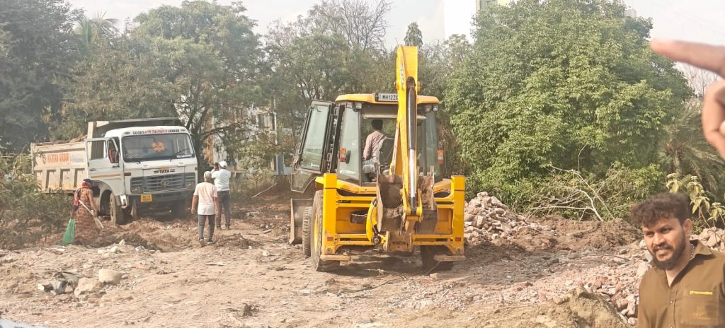 PMC Imposes Rs 2.25 Lakh Fines for Illegal Dumping in Riverbed