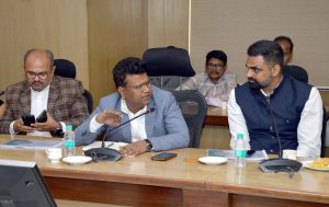 PMC to Act Against Illegal Overhead Cables in Pune