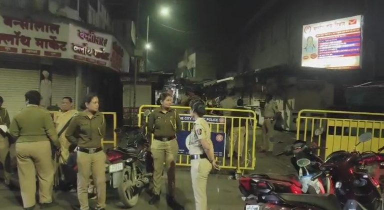 Pune Police Conduct Late-Night Comb-Out Operation in Budhwar Peth ...