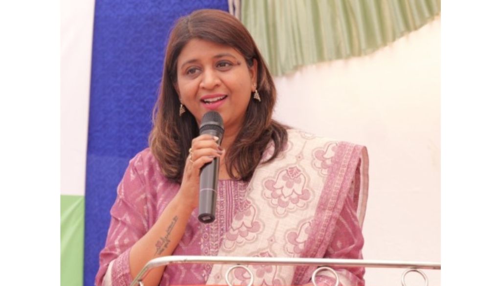 Poonam Patkar, Head