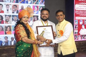 Pune Singer Anzar Rade Honoured with World Record Participation Certificate