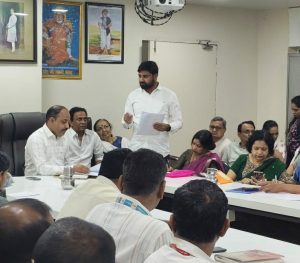 Residents Call for Footpath, River Safety Wall and Better Lighting in Balewadi