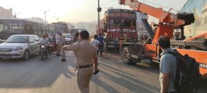 Speeding Truck Crashes into Vehicles at Katraj–Navale Bridge in Pune