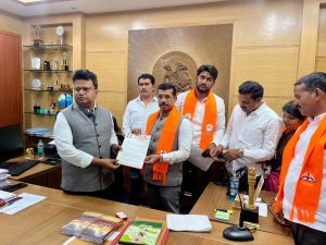 hiv Sena Stages ‘Handa Morcha’ at PMC Over Hadapsar Water Shortage