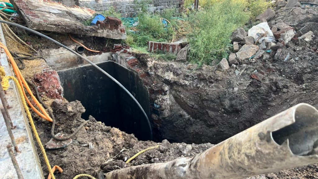 3 Workers Die Cleaning Septic Tank Near Jejuri