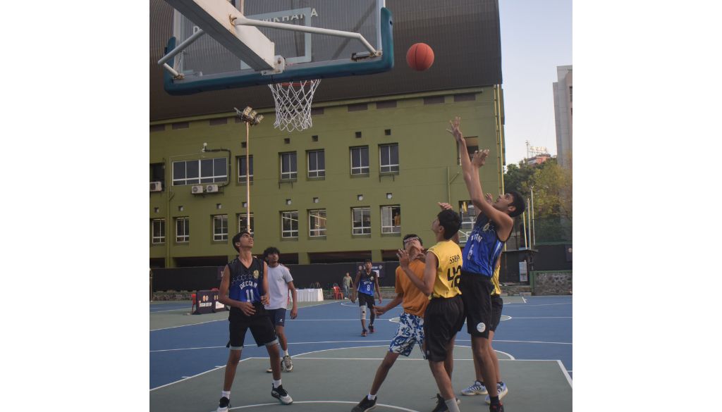 Deccan Gymkhana(blue shirt)& SSBA(Yellow shirt)
