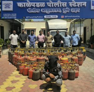 Pune Police Busts Illegal Gas Transfer Racket in Handewadi