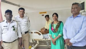 Quick Response by Two Traffic Policemen Posted at Market Yard Helps Save Man’s Life