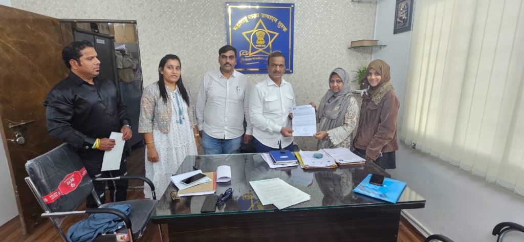 Residents of Elina Living Society Demand Action Against Bar in Mohammadwadi