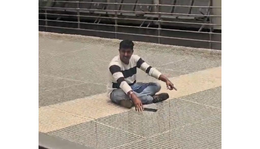 Pune Man Threatens Suicide at Collectorate Over Police Complaint Dispute