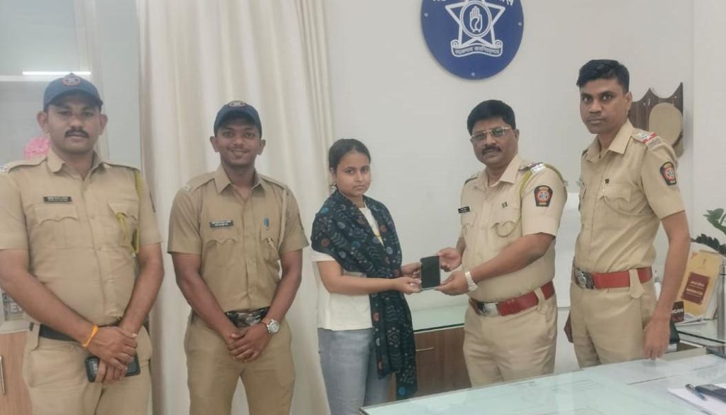Pune Police Recover Lost Mobile in 20 Minutes Using CCTV Tracking in Wadgaon Sheri