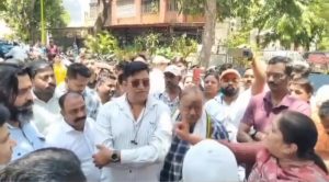 Viral Video of Mangala Kadam Questioning Mahesh Landge