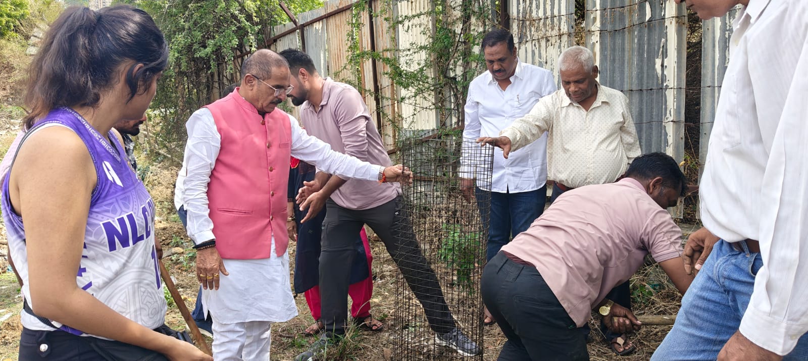 Autadewadi Lake Gets a Green Makeover as Residents Lead Tree Plantation and Clean-Up Drive