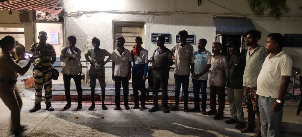 Joint RPF-GRP Drive at Pune Railway Station