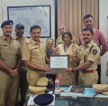 Pune: Kalyani Nagar Residents Honour Yerwada Police Officers for Exceptional Community Service