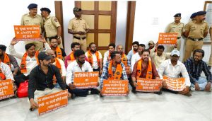 MNS Student Wing Protests PMC Move Fund Akanksha Foundation With Rs 25,000 Per Student